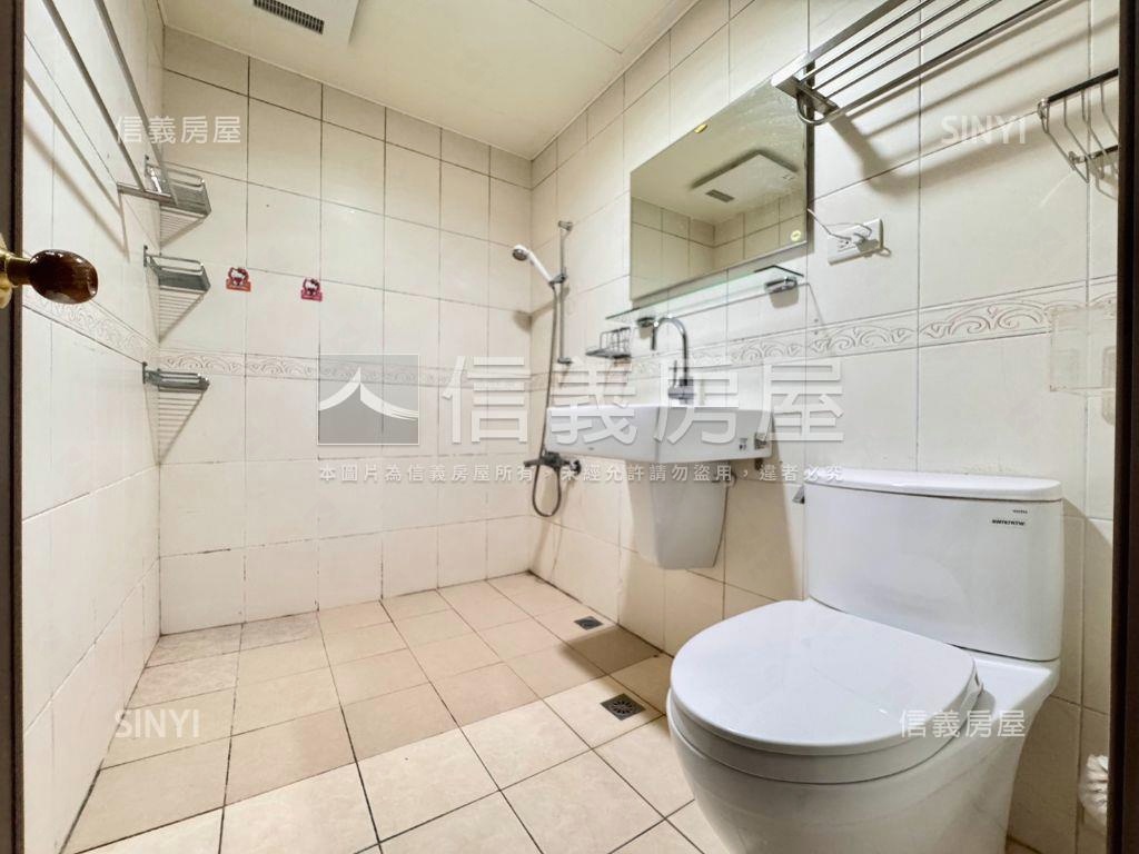 稀有釋出金典四房車位房屋室內格局與周邊環境