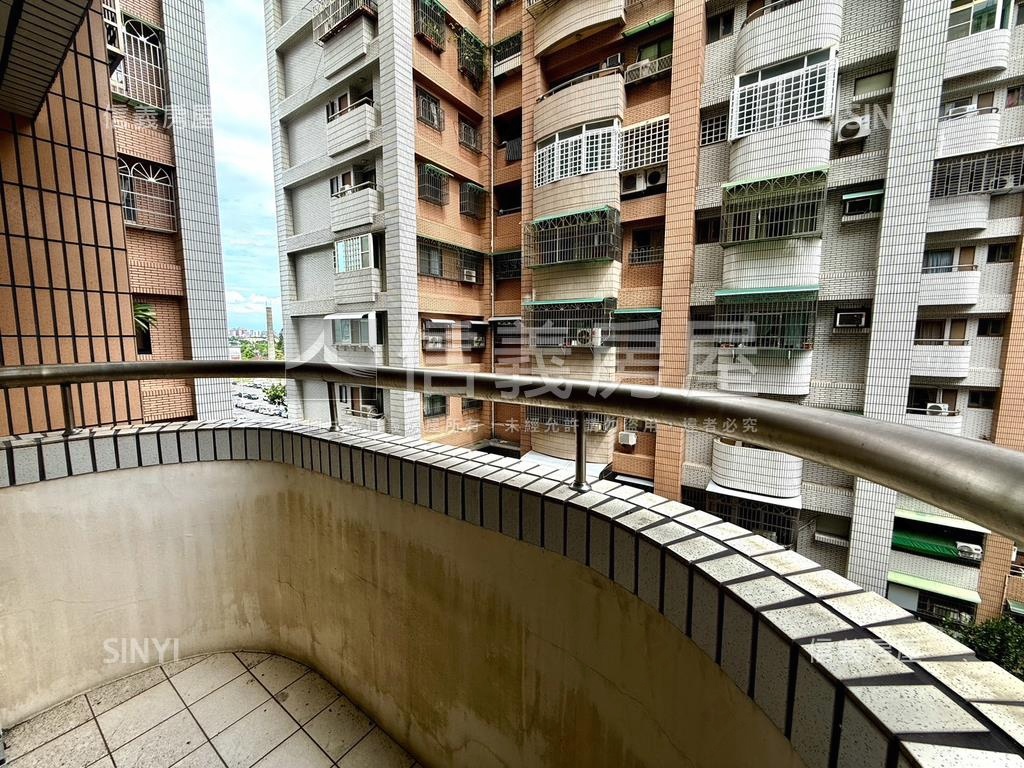 亞灣．方正溫馨大三房房屋室內格局與周邊環境