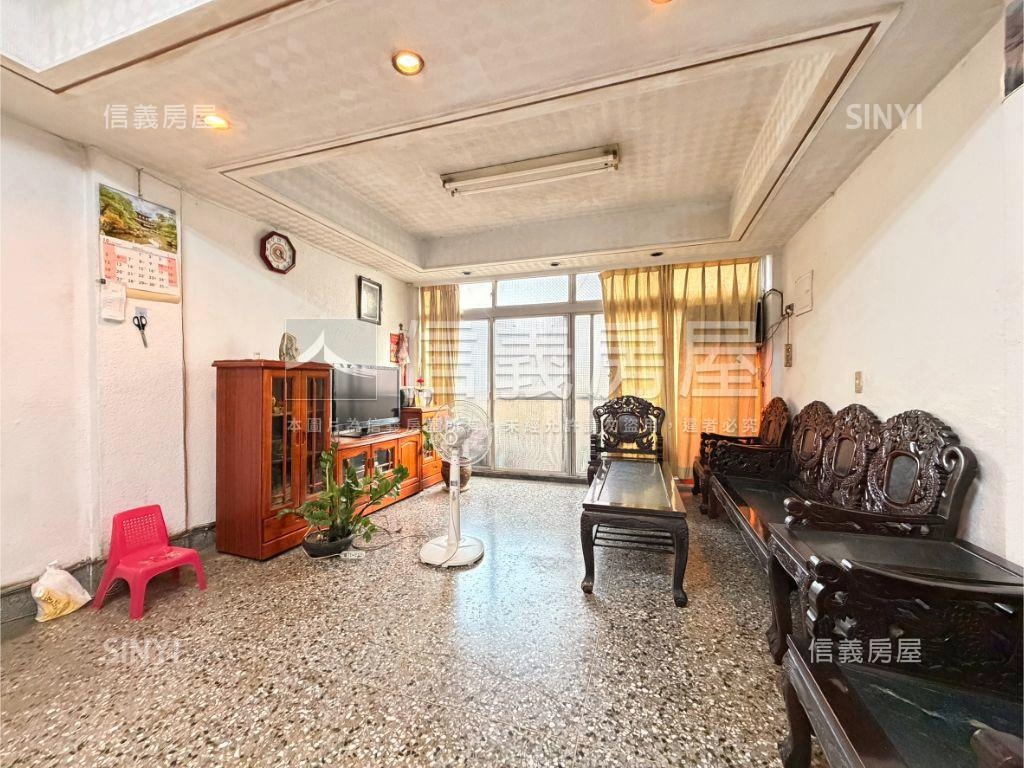 很強活路透天免１６００萬房屋室內格局與周邊環境