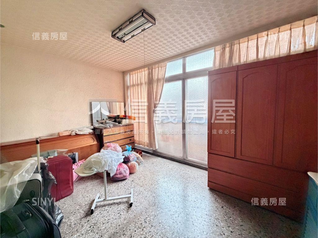 很強活路透天免１６００萬房屋室內格局與周邊環境