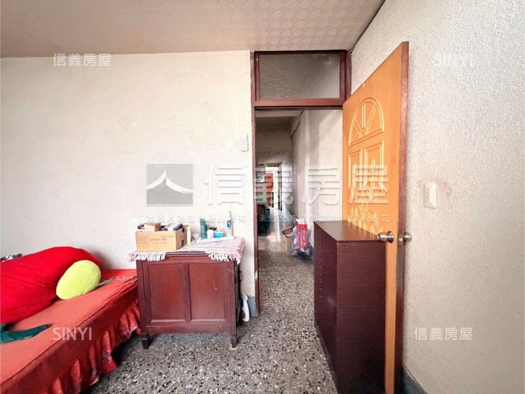 很強活路透天免１６００萬房屋室內格局與周邊環境