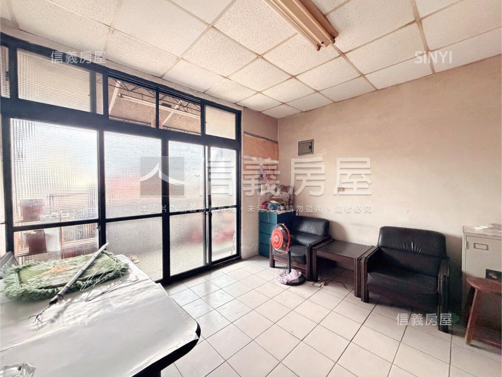 很強活路透天免１６００萬房屋室內格局與周邊環境