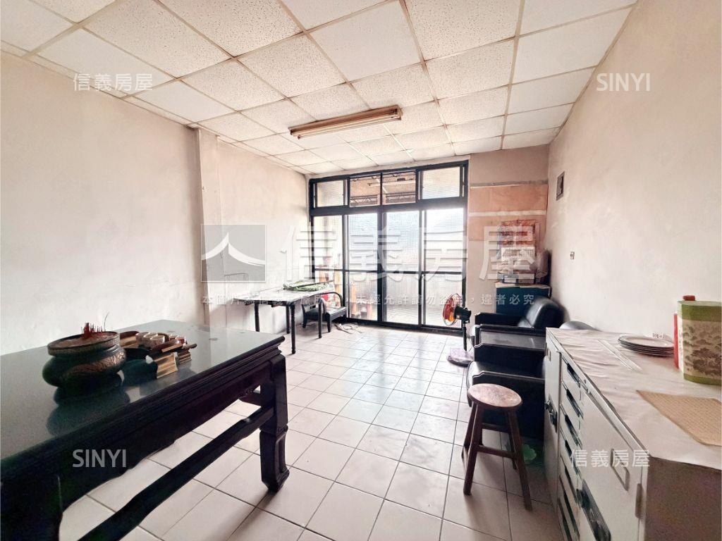 很強活路透天免１６００萬房屋室內格局與周邊環境