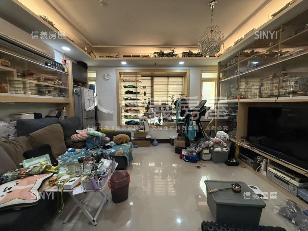 南興輕屋齡臨路透天房屋室內格局與周邊環境