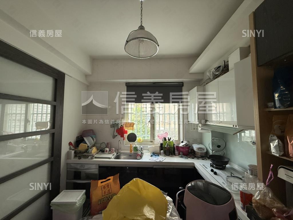 南興輕屋齡臨路透天房屋室內格局與周邊環境