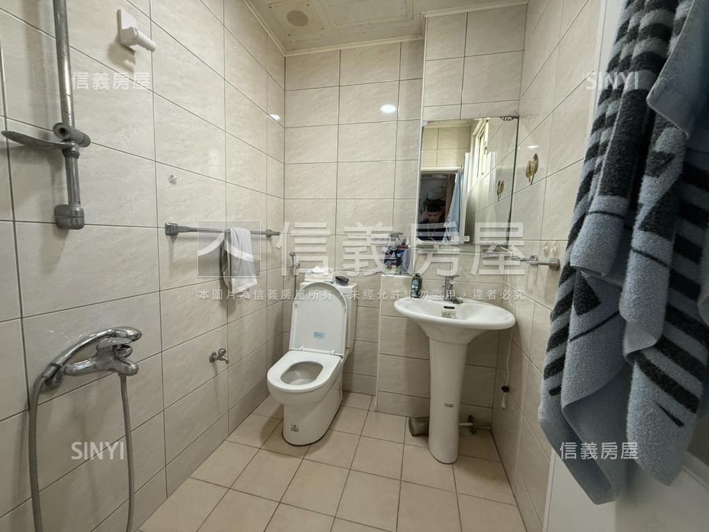 南興輕屋齡臨路透天房屋室內格局與周邊環境