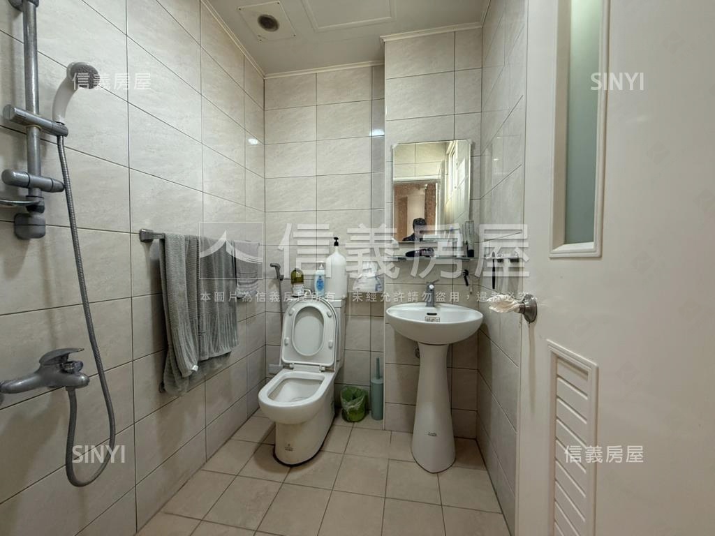 南興輕屋齡臨路透天房屋室內格局與周邊環境