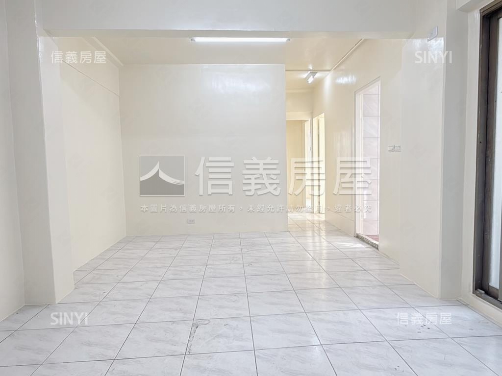 東區恬靜日光電梯三房房屋室內格局與周邊環境