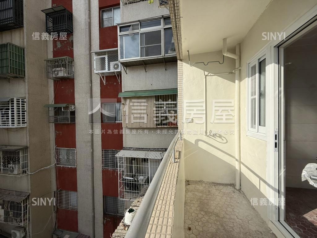 東區恬靜日光電梯三房房屋室內格局與周邊環境