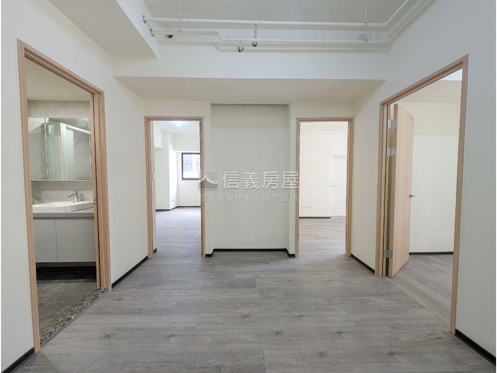 全新一層一戶車位五樓房屋室內格局與周邊環境
