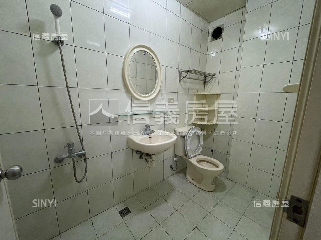 東區商業活力臨路店面投套房屋室內格局與周邊環境