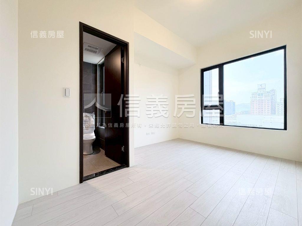 新潤花路舒適三房車位房屋室內格局與周邊環境