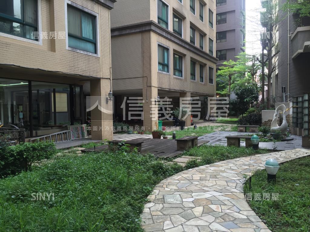 梵谷與我三房車位庭院戶房屋室內格局與周邊環境