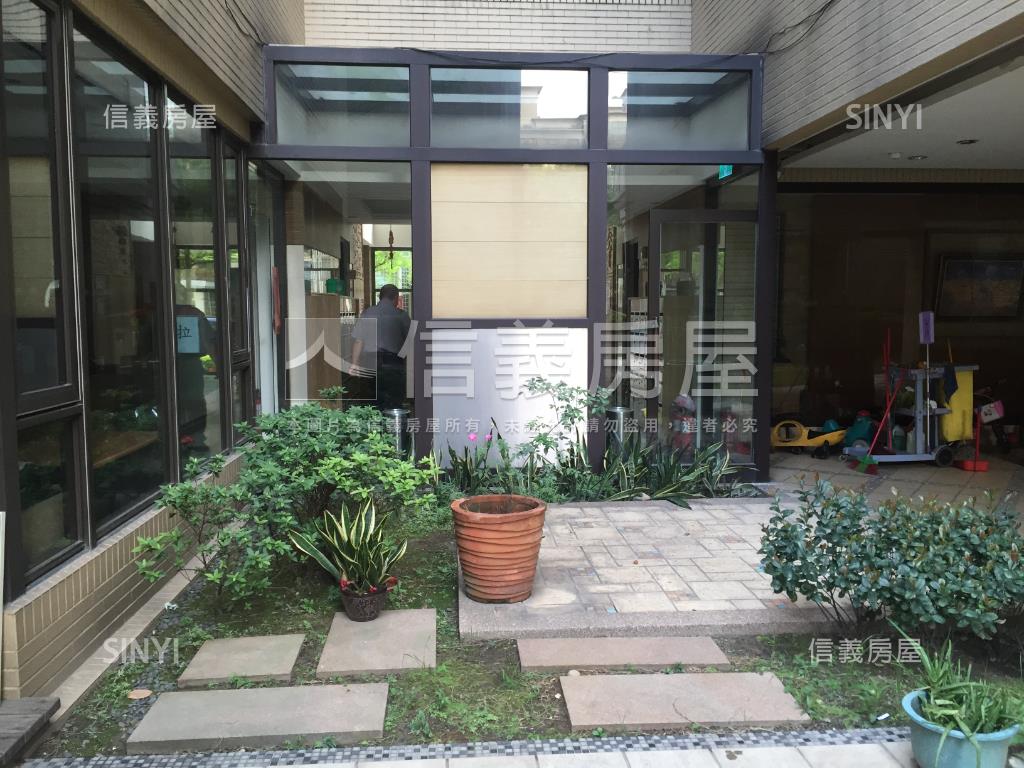 梵谷與我三房車位庭院戶房屋室內格局與周邊環境