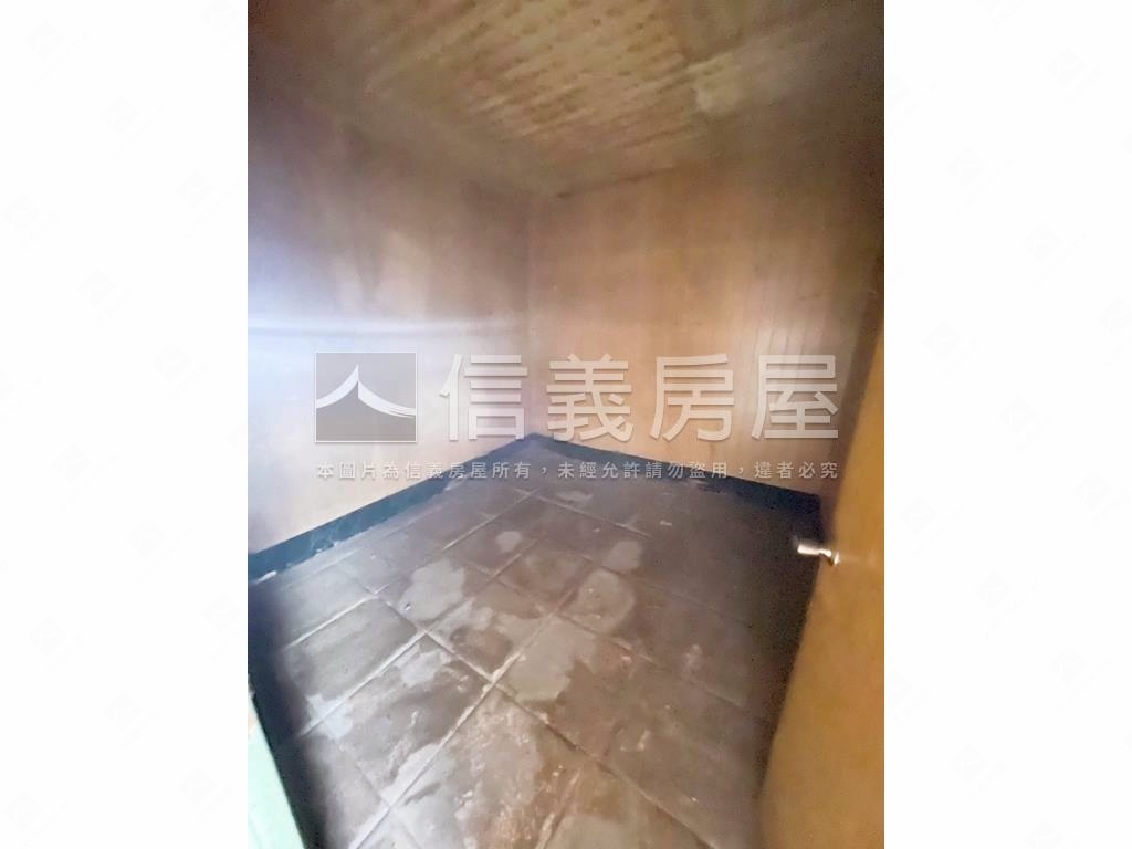 員林市區旁低總價臨路透店房屋室內格局與周邊環境