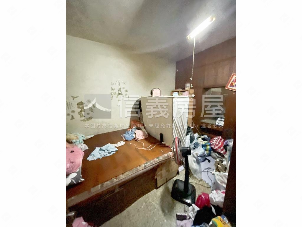 員林市區旁低總價臨路透店房屋室內格局與周邊環境
