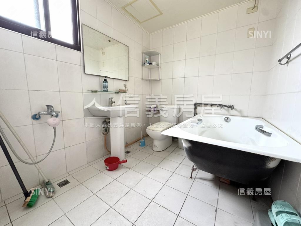 近軟園約２０米路震後透店房屋室內格局與周邊環境
