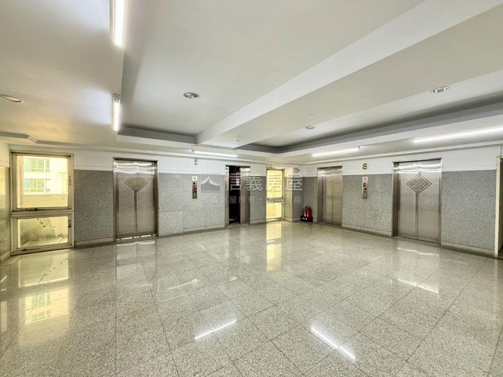 崇德｜洛克斐勒８樓金商辦房屋室內格局與周邊環境
