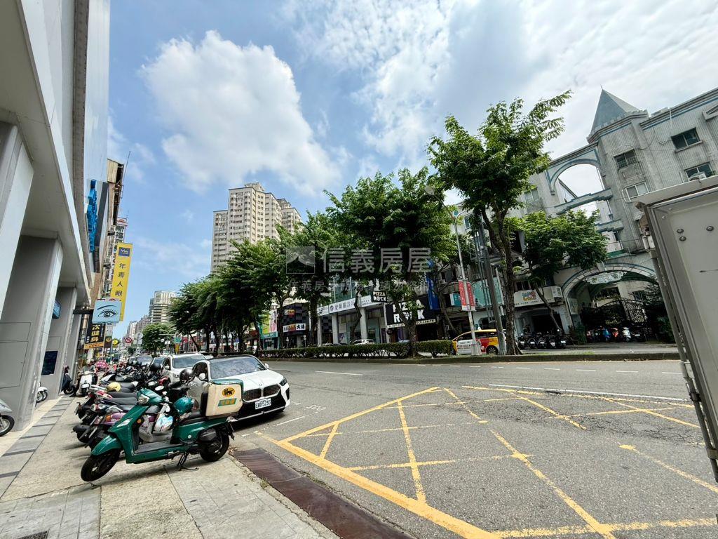 崇德｜洛克斐勒８樓金商辦房屋室內格局與周邊環境