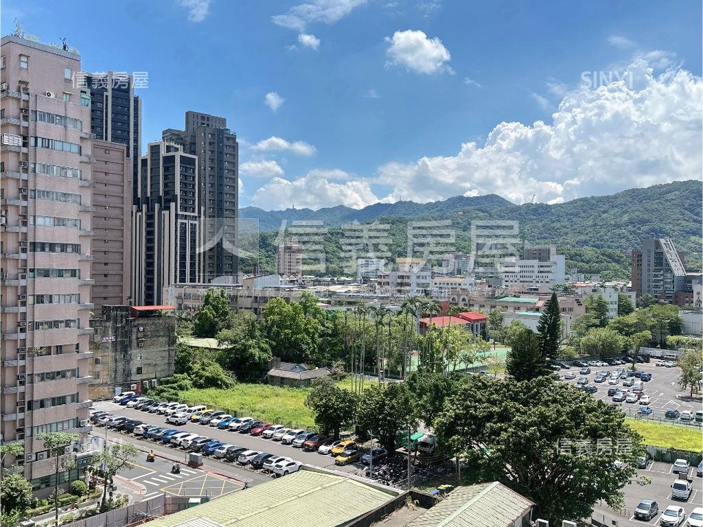 青石巨堂稀有三房車位房屋室內格局與周邊環境