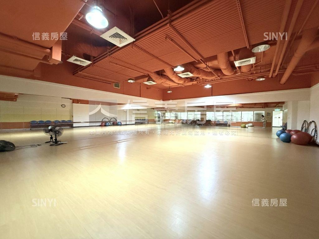 青石巨堂稀有三房車位房屋室內格局與周邊環境