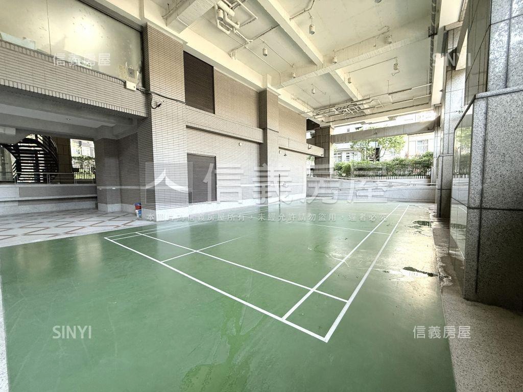 青石巨堂稀有三房車位房屋室內格局與周邊環境