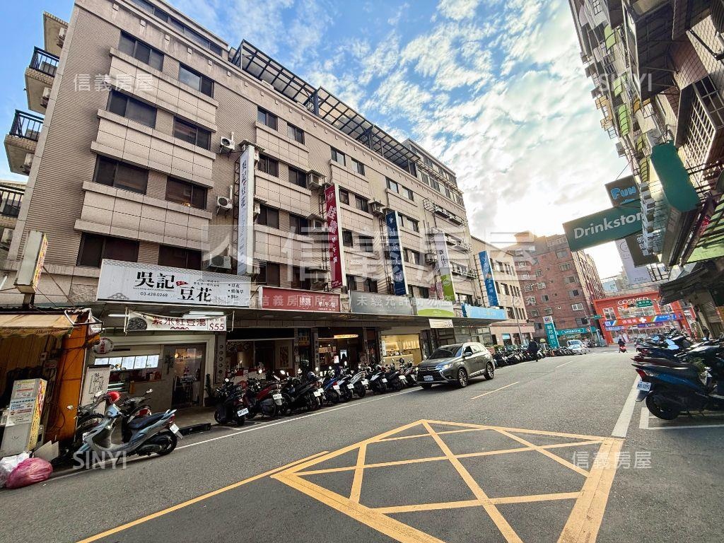 近健行科大金店面房屋室內格局與周邊環境