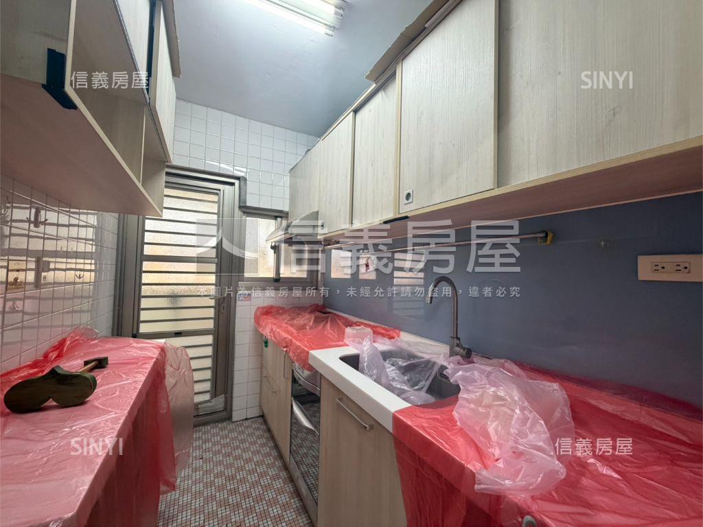 碳佐麻里三樓寓房屋室內格局與周邊環境