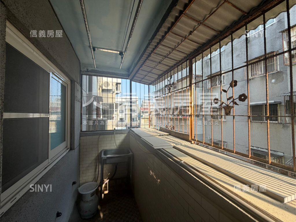 碳佐麻里三樓寓房屋室內格局與周邊環境