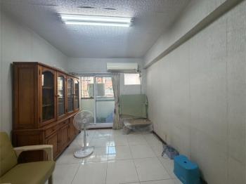 碳佐麻里三樓寓