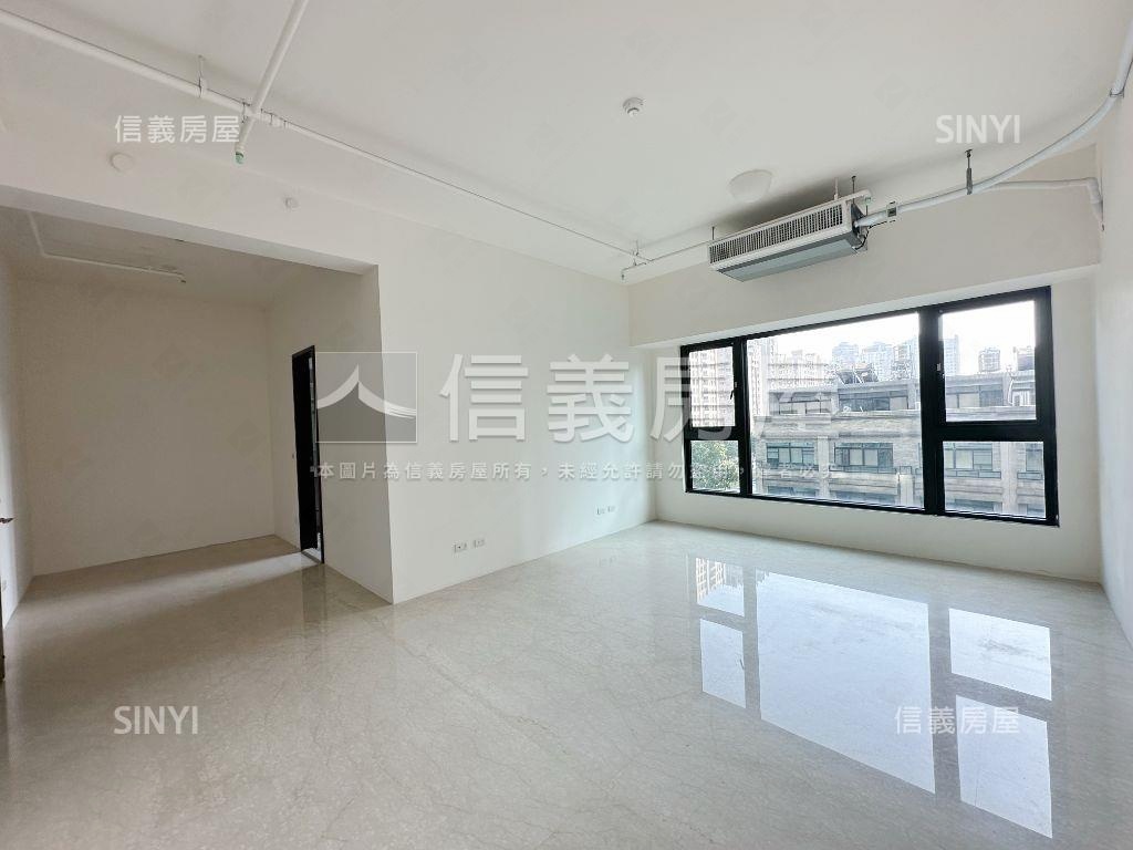 皇苑世紀館精緻豪邸房屋室內格局與周邊環境