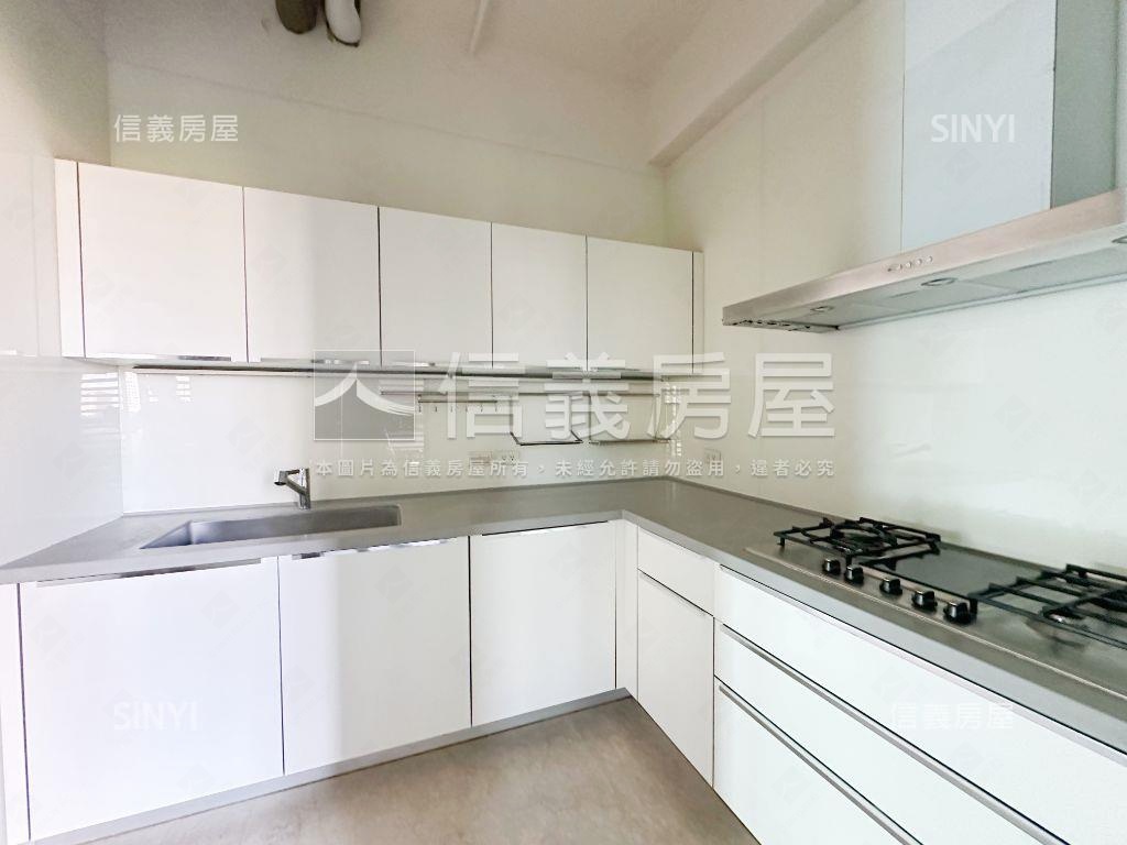 皇苑世紀館精緻豪邸房屋室內格局與周邊環境