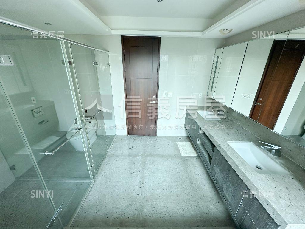 皇苑世紀館精緻豪邸房屋室內格局與周邊環境