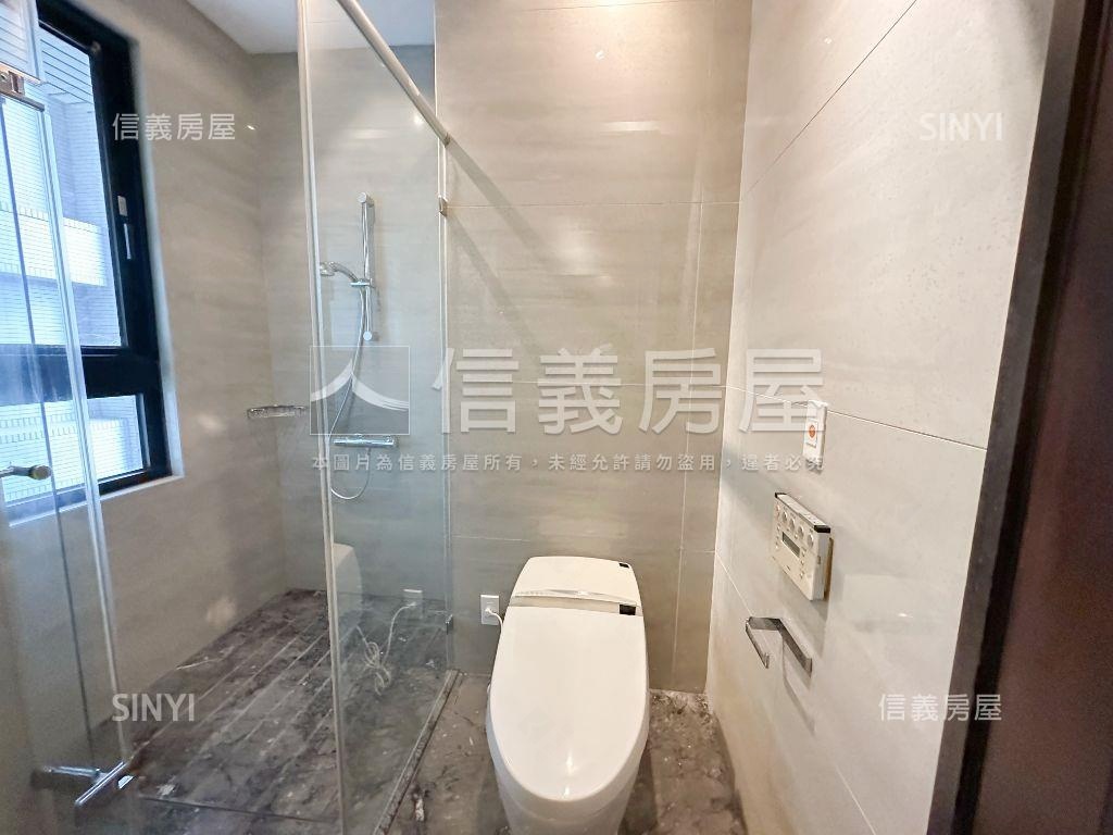 皇苑世紀館精緻豪邸房屋室內格局與周邊環境