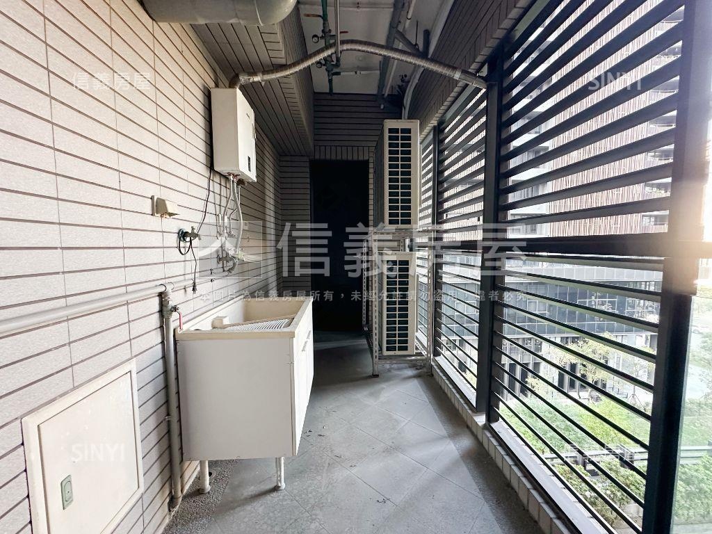 皇苑世紀館精緻豪邸房屋室內格局與周邊環境