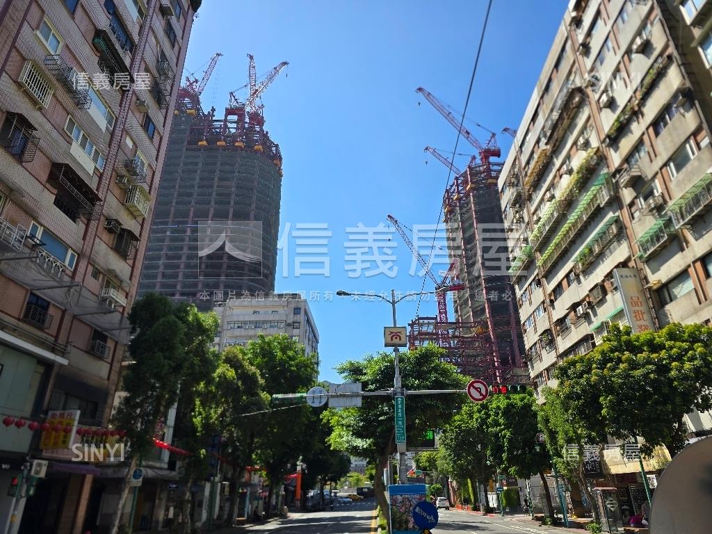 稀有雙子星低總金店面房屋室內格局與周邊環境