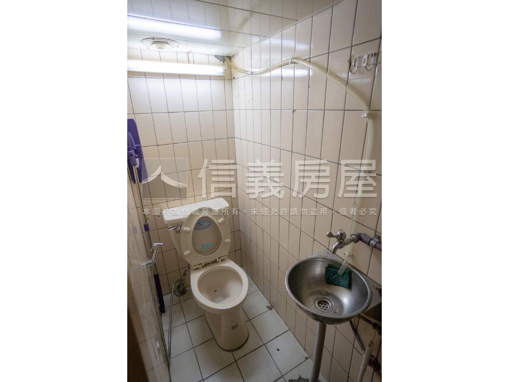 稀有雙子星低總金店面房屋室內格局與周邊環境