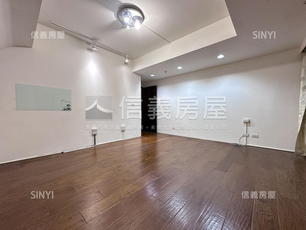 專任★法星稀有美裝店住房屋室內格局與周邊環境