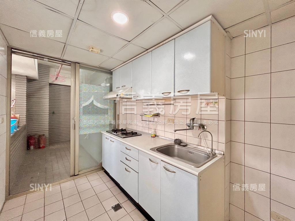 空一綠景三房房屋室內格局與周邊環境