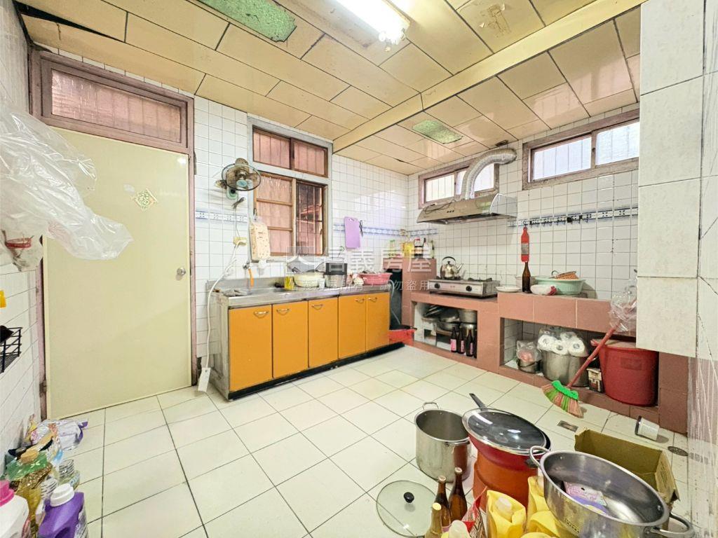 大興路清幽透天房屋室內格局與周邊環境