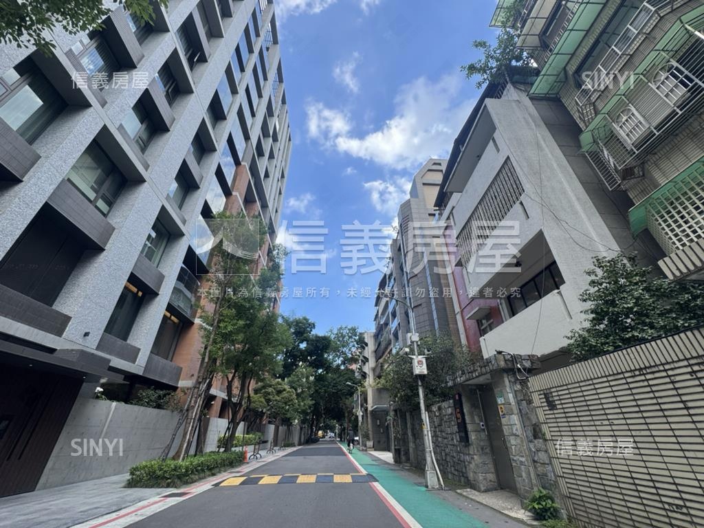 忠孝新生捷運大一樓房屋室內格局與周邊環境