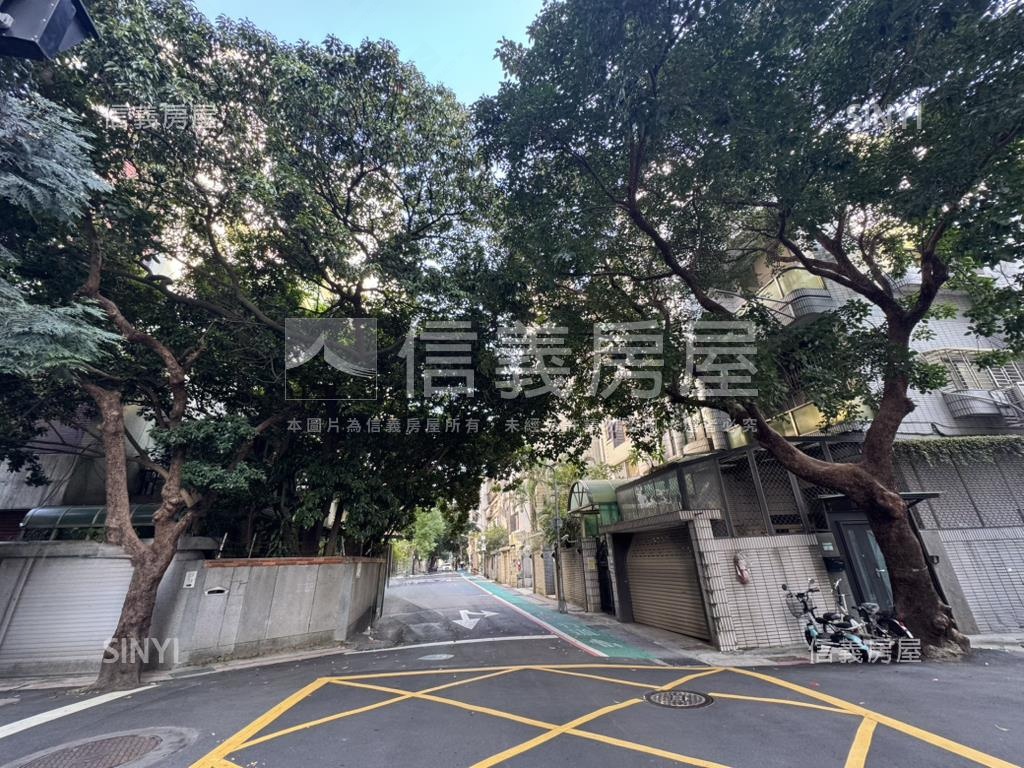 忠孝新生捷運大一樓房屋室內格局與周邊環境