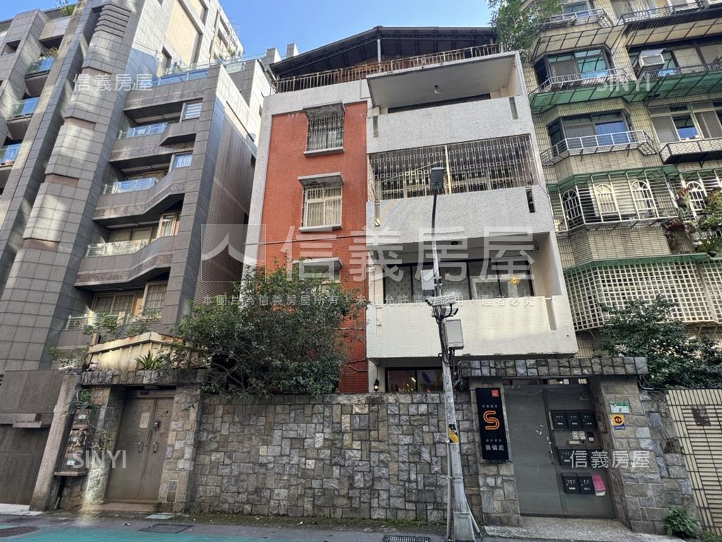 忠孝新生捷運大一樓房屋室內格局與周邊環境