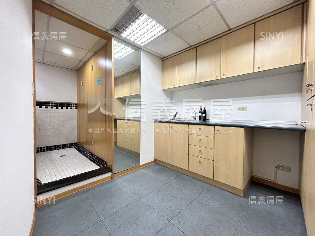 信義路大安站大面寬辦公房屋室內格局與周邊環境