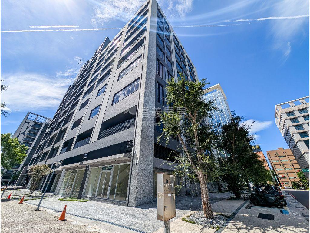 本格新創邊間三角金店面房屋室內格局與周邊環境