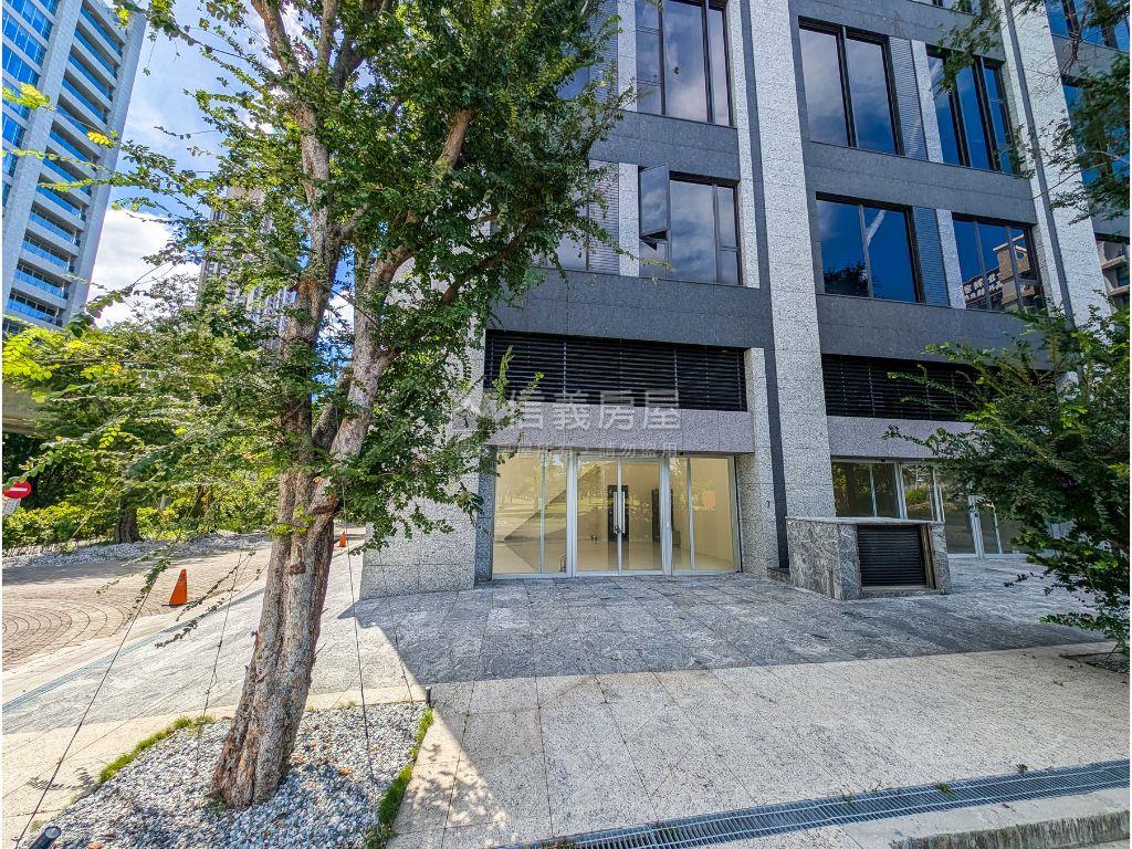 本格新創邊間三角金店面房屋室內格局與周邊環境
