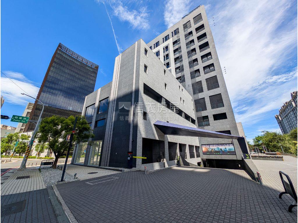 本格新創邊間三角金店面房屋室內格局與周邊環境