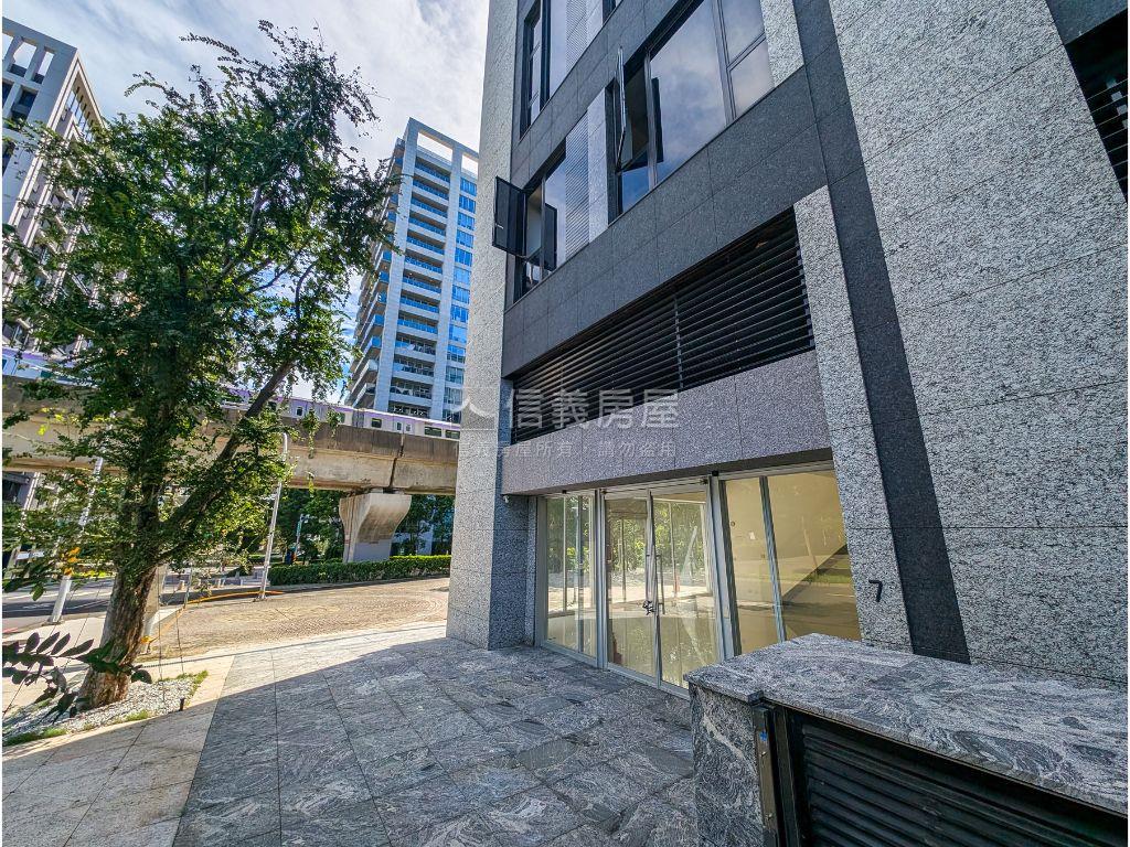 本格新創邊間三角金店面房屋室內格局與周邊環境