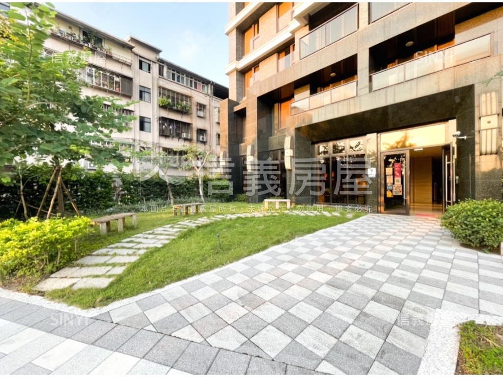 青庭方正兩房兩衛有前陽台房屋室內格局與周邊環境