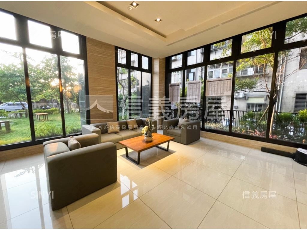 青庭方正兩房兩衛有前陽台房屋室內格局與周邊環境